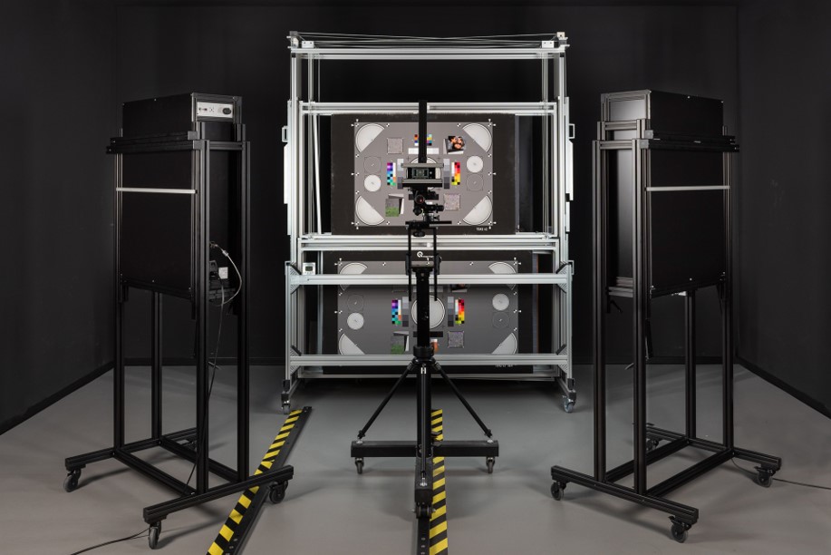 The modern Image Engineering laboratory today